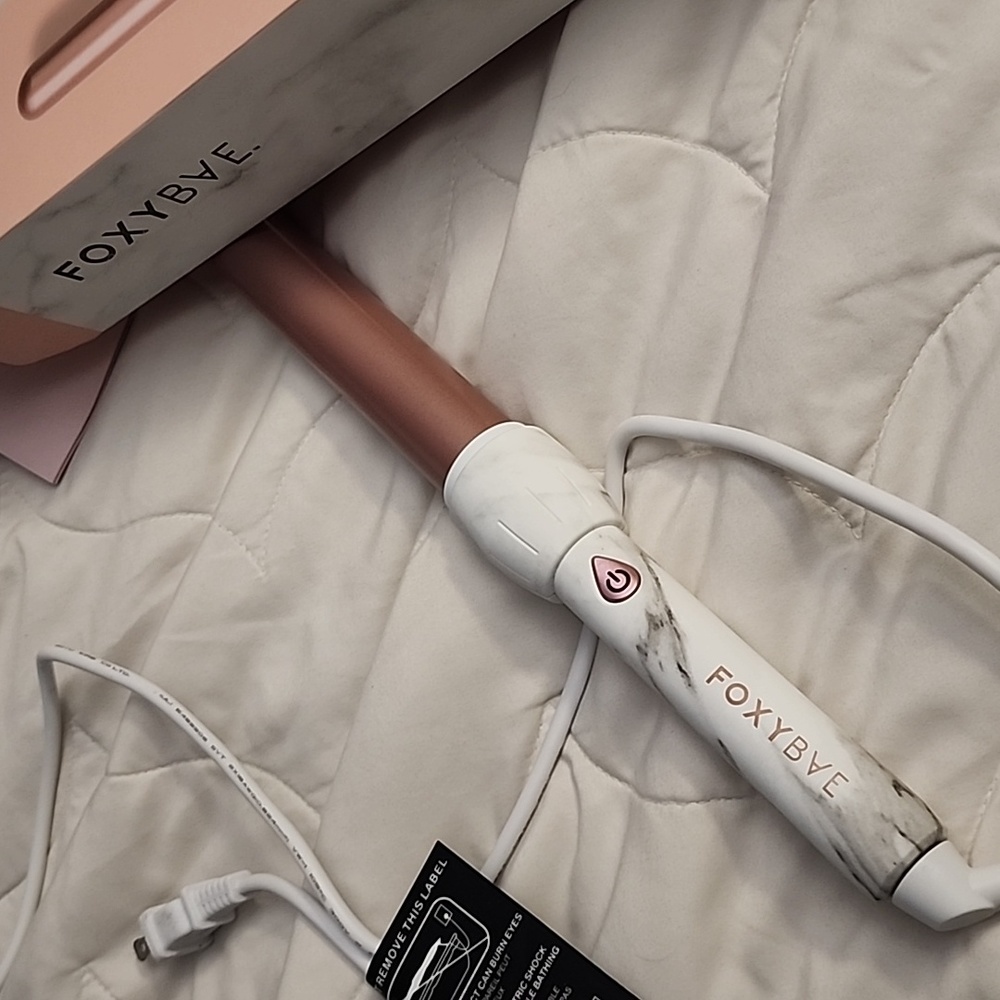 FoxyBae rose gold curling wand